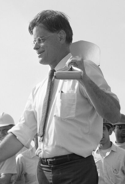 File:Robert R. Wilson.jpg