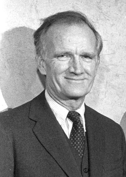 File:Val Logsdon Fitch.jpg